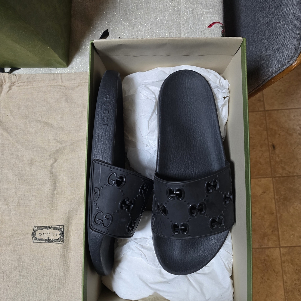 Black Gucci Pursuit Rubber GG Pool Slide Sandals. (Size 12) Full Set - Picture 2 of 7